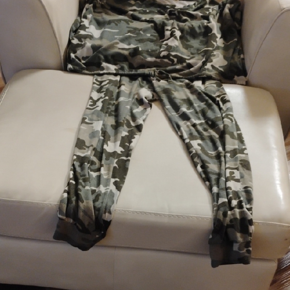 Camouflage Lounge Set